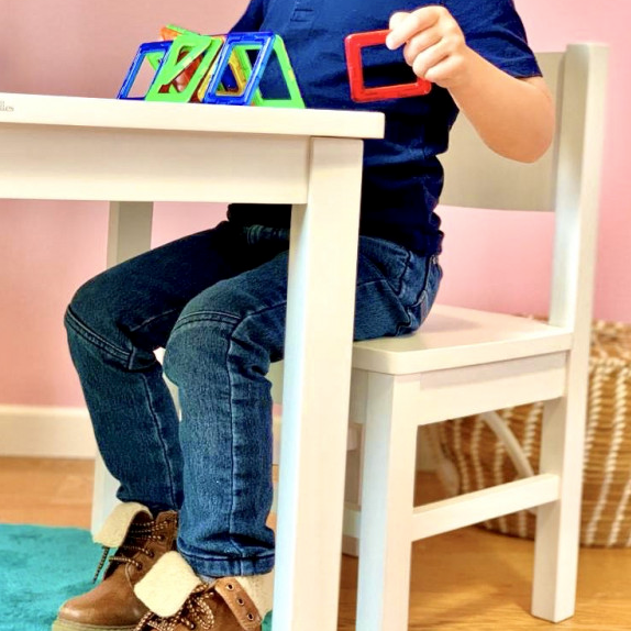 Grown-Up Set : My Everyday table and chairs