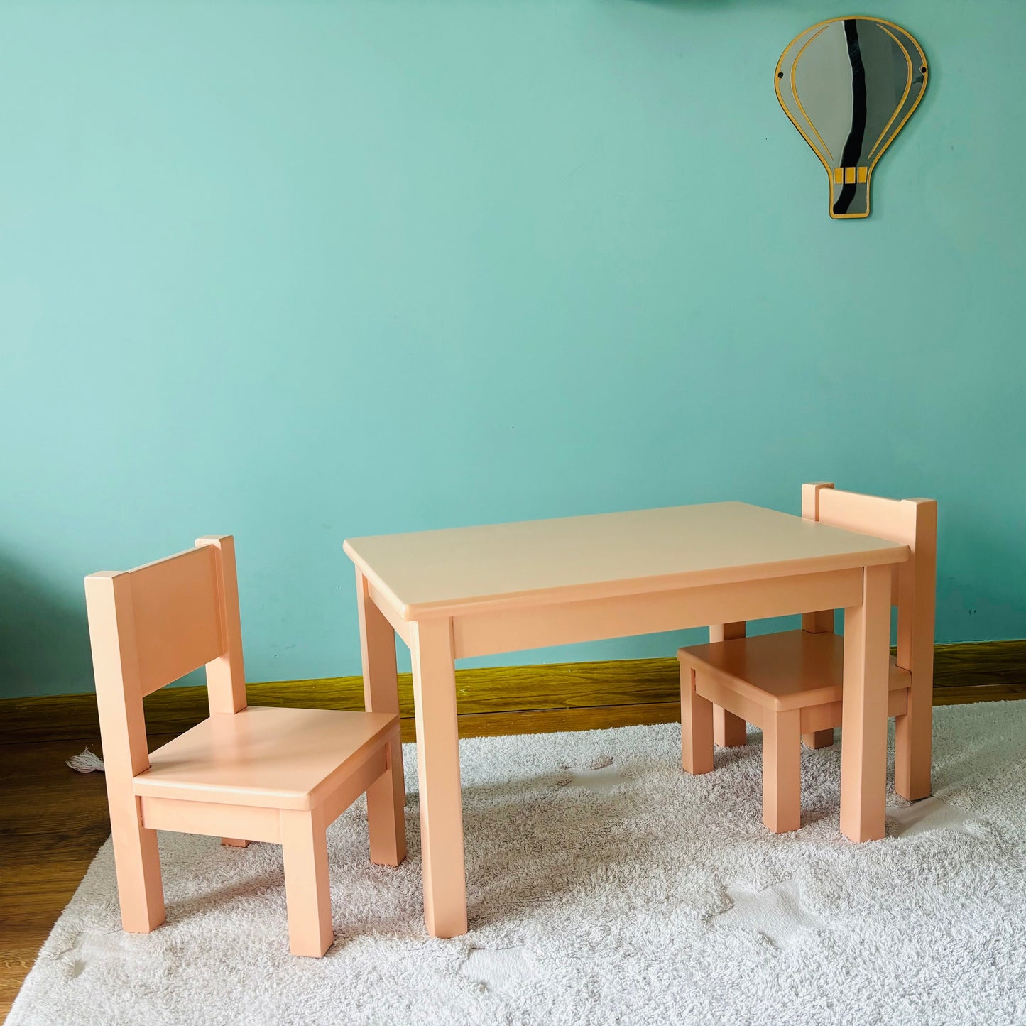 Square One Set : My first table and chairs